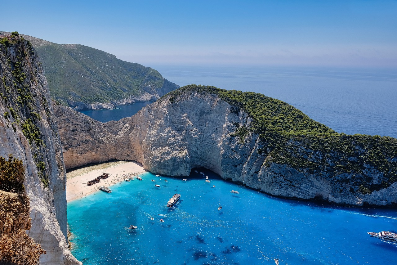 Islang Holidays like Santorini, Mykonos, Cprus